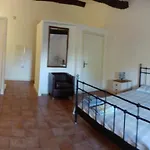3 Bedroom Modern In Historic Building Overlooking River Herault דירה אגדה