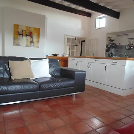 3 Bedroom Modern In Historic Building Overlooking River Herault Apartament *