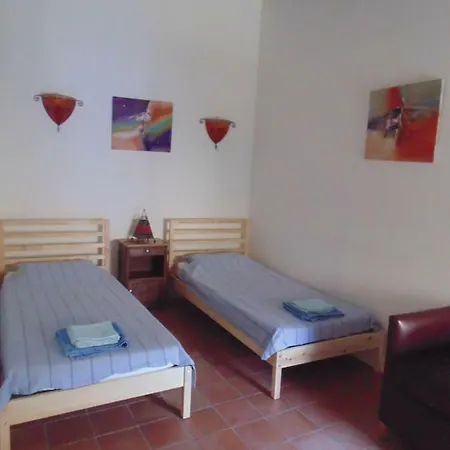 Apartament 3 Bedroom Modern In Historic Building Overlooking River Herault *