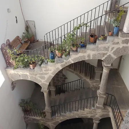 Appartement 3 Bedroom Modern In Historic Building Overlooking River Herault *
